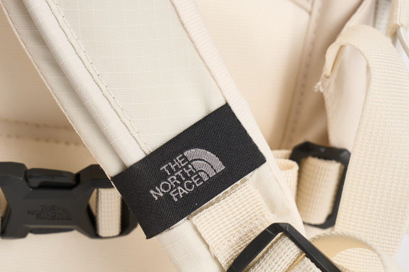 Zaino donna con patch bianco 8KE9 0E8 THE NORTH FACE 
