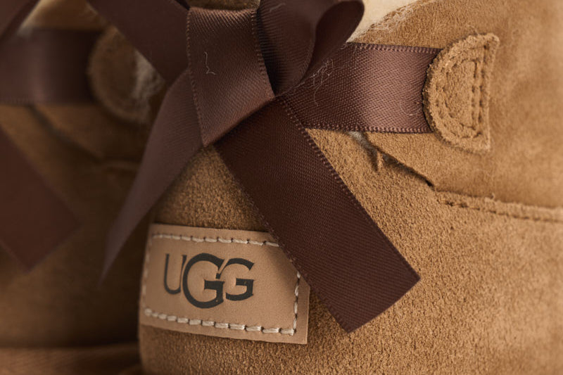 Stivaletti donna Ultra Mini Bailey Bow cammello 1185491 CHESTNUT UGG 