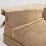 Stivaletti donna Ultra Mini Bailey Bow sabbia 1185491 SAND UGG 