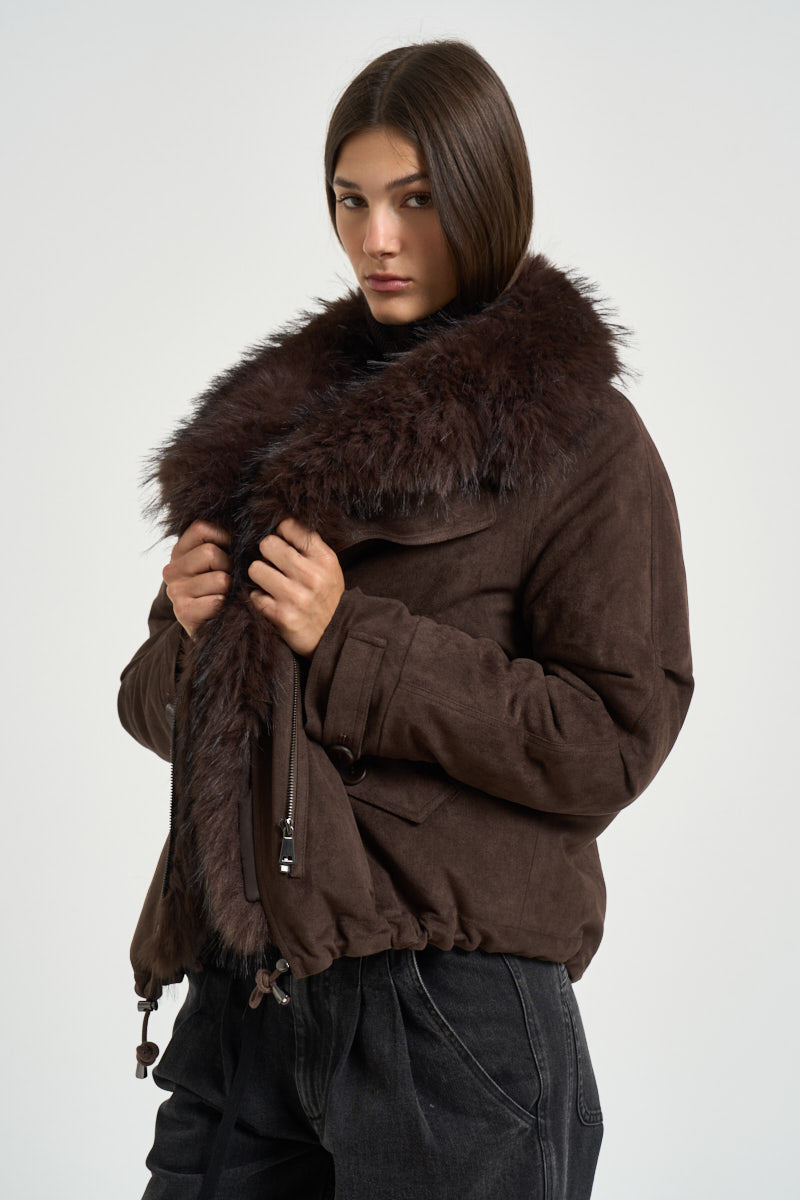 Giacca donna corta con collo in ecopelliccia fondente 4140 SUEDECHOCOLATE VALENTINI 