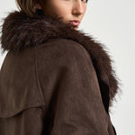 Giacca donna corta con collo in ecopelliccia fondente 4140 SUEDECHOCOLATE VALENTINI 