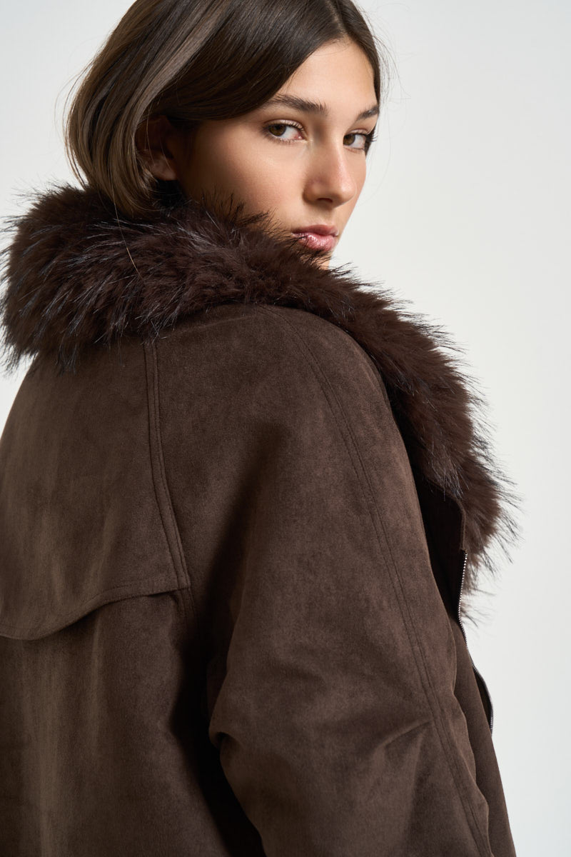 Giacca donna corta con collo in ecopelliccia fondente 4140 SUEDECHOCOLATE VALENTINI 
