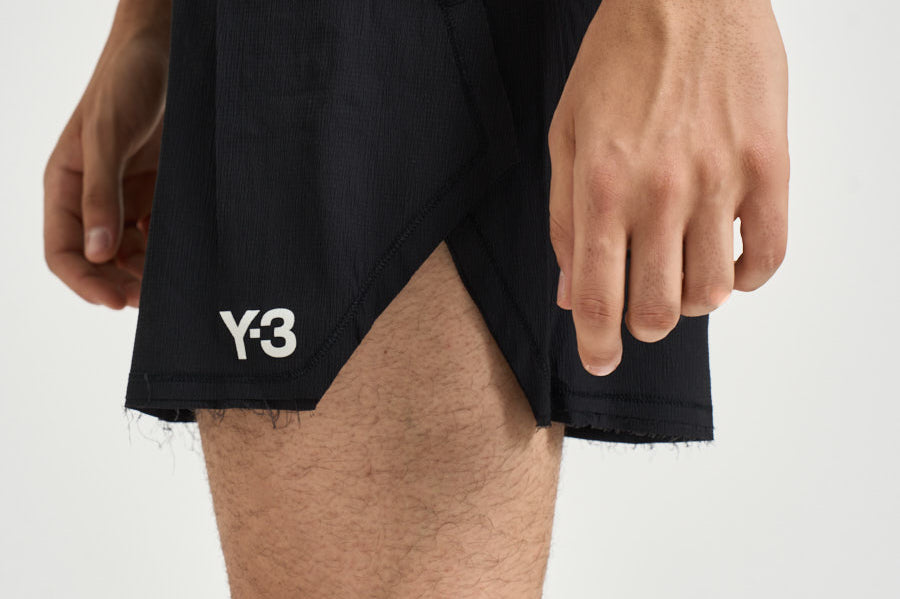 Bermuda uomo in tessuto tecnico nero KF6195 BLACK Y-3 