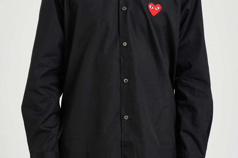 Camicia uomo con cuore nera AXB0020 BLACK COMME DES GARCON PLAY 