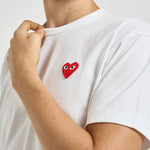 T-shirt uomo bianca con cuore rosso AXT108 WHITE COMME DES GARCON PLAY 