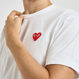 T-shirt uomo bianca con cuore rosso AXT108 WHITE COMME DES GARCON PLAY 