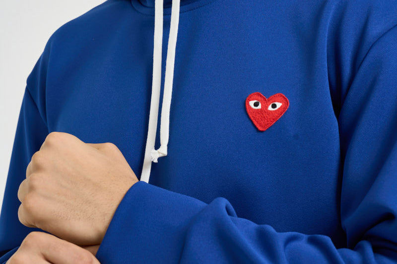 Felpa uomo con cappuccio blu AXT174 NAVY COMME DES GARCON PLAY 