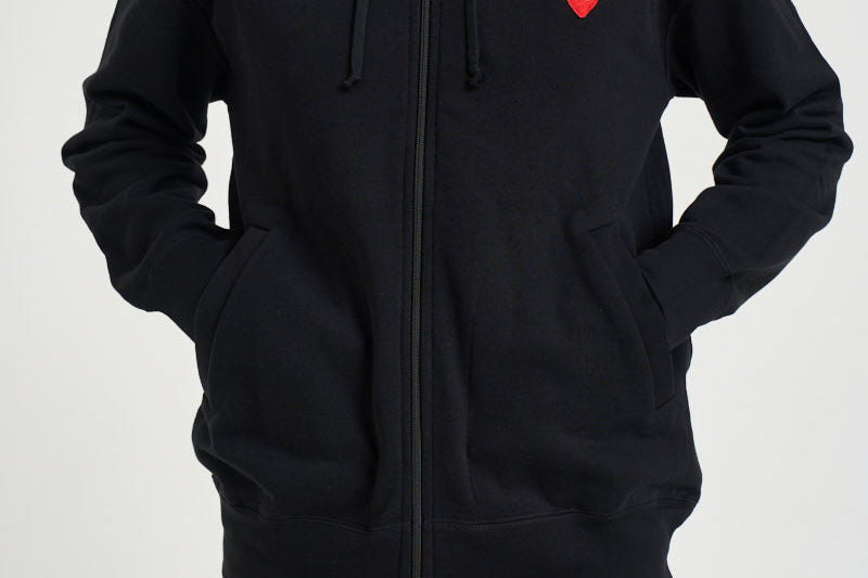 Felpa uomo con cappuccio e zip nera AXT294 BLACK COMME DES GARCON PLAY 
