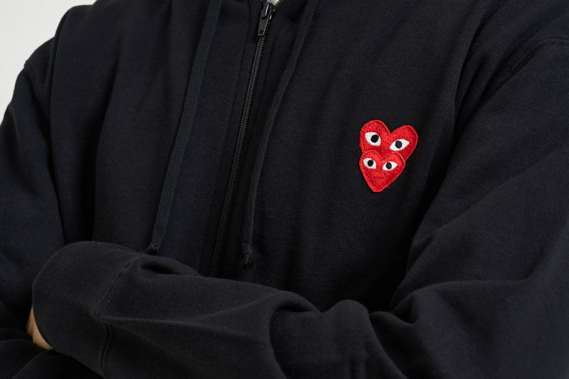 Felpa uomo con cappuccio e zip nera AXT294 BLACK COMME DES GARCON PLAY 