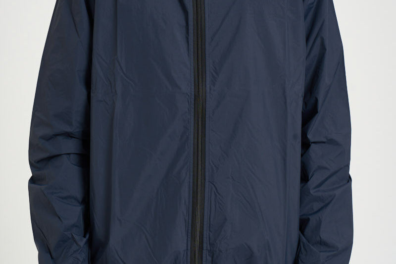 Impermeabile K-Way uomo con cappuccio blu navy AZJ501 NAVY COMME DES GARCON PLAY 