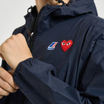Impermeabile K-Way uomo con cappuccio blu navy AZJ501 NAVY COMME DES GARCON PLAY 