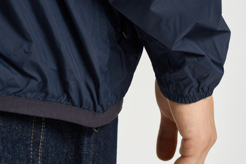 Impermeabile K-Way uomo con cappuccio blu navy AZJ501 NAVY COMME DES GARCON PLAY 