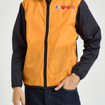 Giacca uomo con cappuccio arancione e nera AZJ505 ORANGEBLACK COMME DES GARCON PLAY 