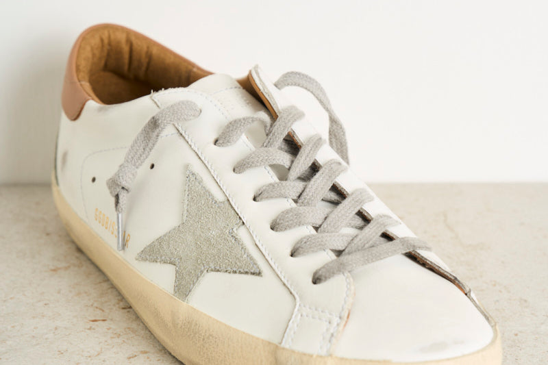 Sneakers uomo bianco e cammello GMF00102 F00218210803 GOLDEN GOOSE 
