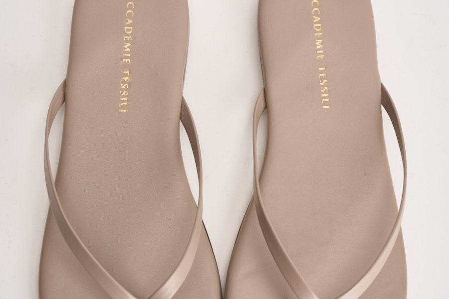 Sandalo donna infradito in pelle sabbia 10165 TAUPE ACCADEMIE TESSILI 