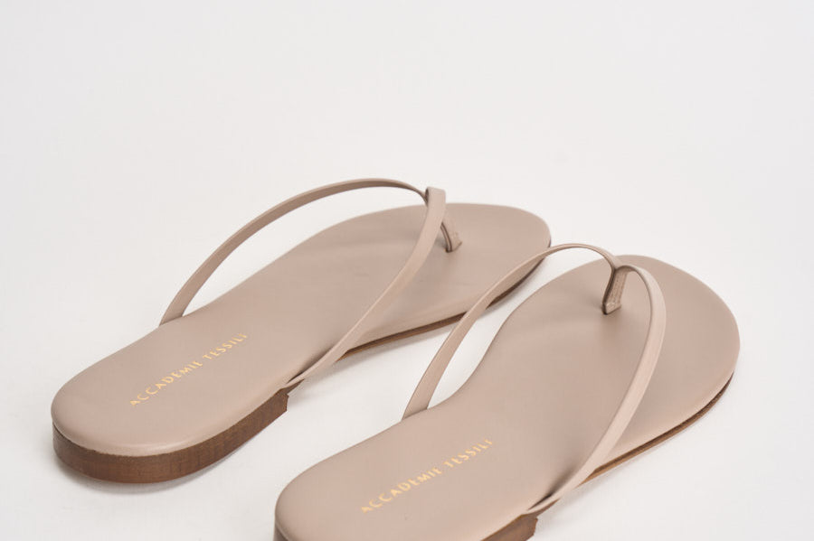 Sandalo donna infradito in pelle sabbia 10165 TAUPE ACCADEMIE TESSILI 