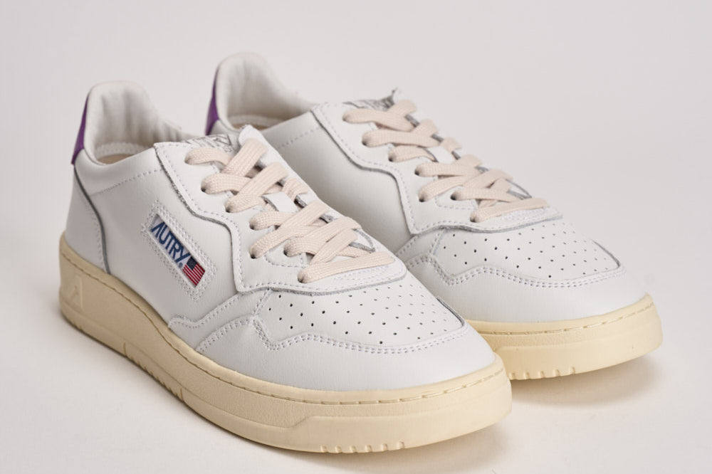 Sneakers uomo Medalist Low bianca e viola AULM LL08 AUTRY 