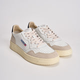 Sneakers uomo Medalist low in suede beige e nera AULM LS21 AUTRY 