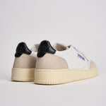 Sneakers uomo Medalist low in suede beige e nera AULM LS21 AUTRY 