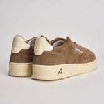 Sneakers uomo Medalist low suede marrone AULM UH10 AUTRY 