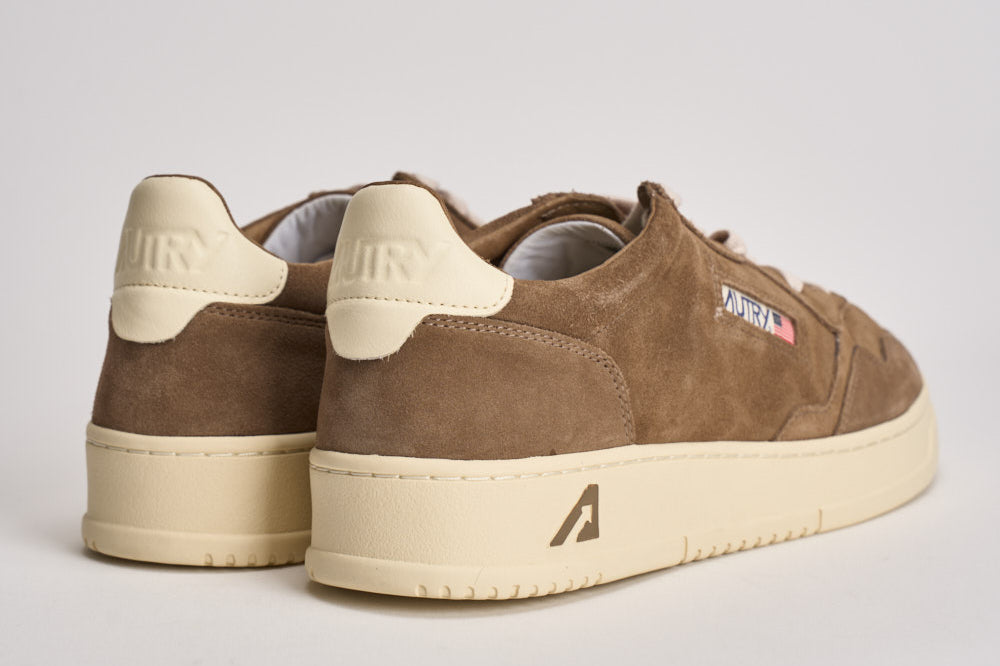 Sneakers uomo Medalist low suede marrone AULM UH10 AUTRY 