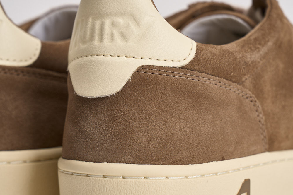 Sneakers uomo Medalist low suede marrone AULM UH10 AUTRY 