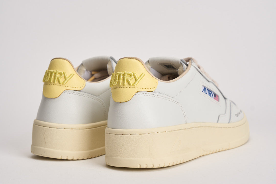 Sneakers donna Medalist Low ianca e gialla AULW DL02 AUTRY 