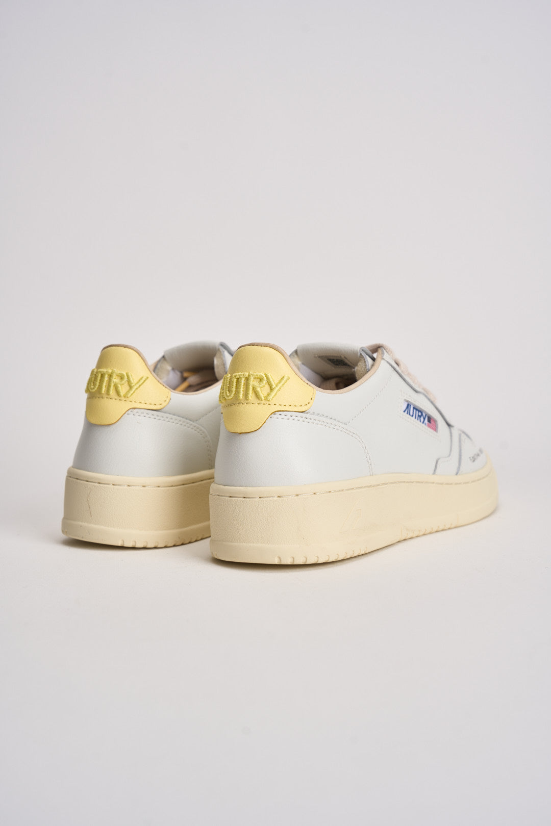 Sneakers donna Medalist Low ianca e gialla AULW DL02 AUTRY 