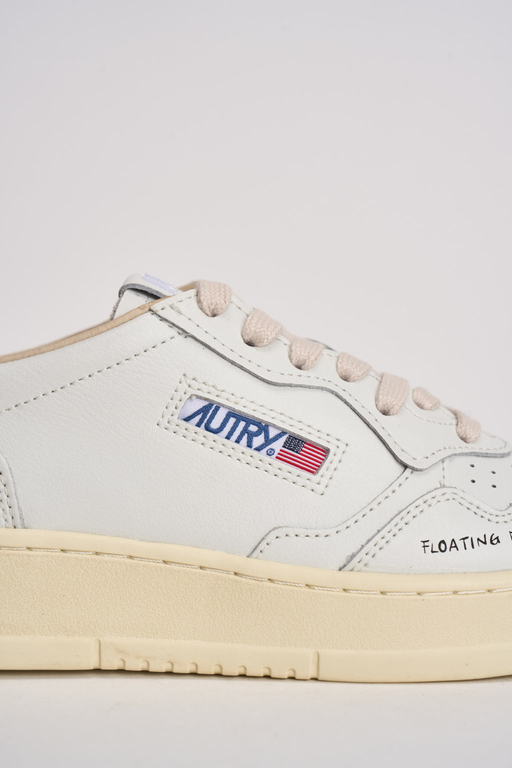 Sneakers donna Medalist Low ianca e gialla AULW DL02 AUTRY 