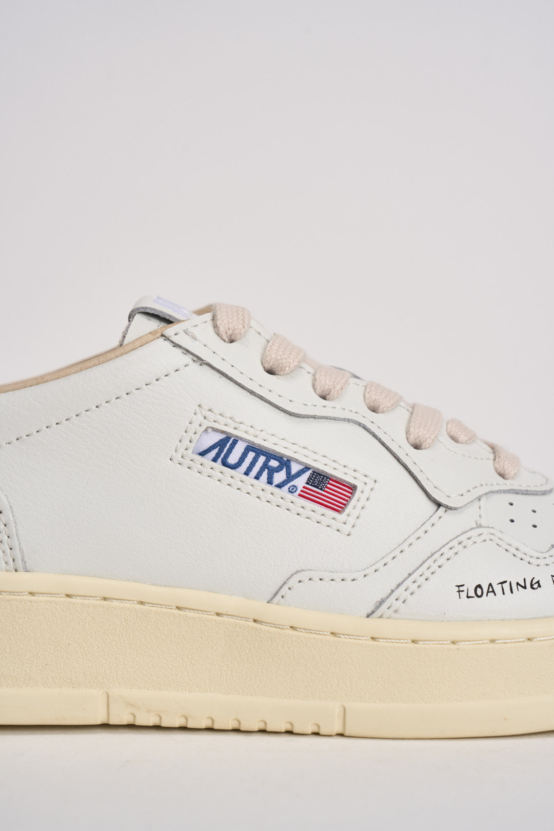 Sneakers donna Medalist Low ianca e gialla AULW DL02 AUTRY 