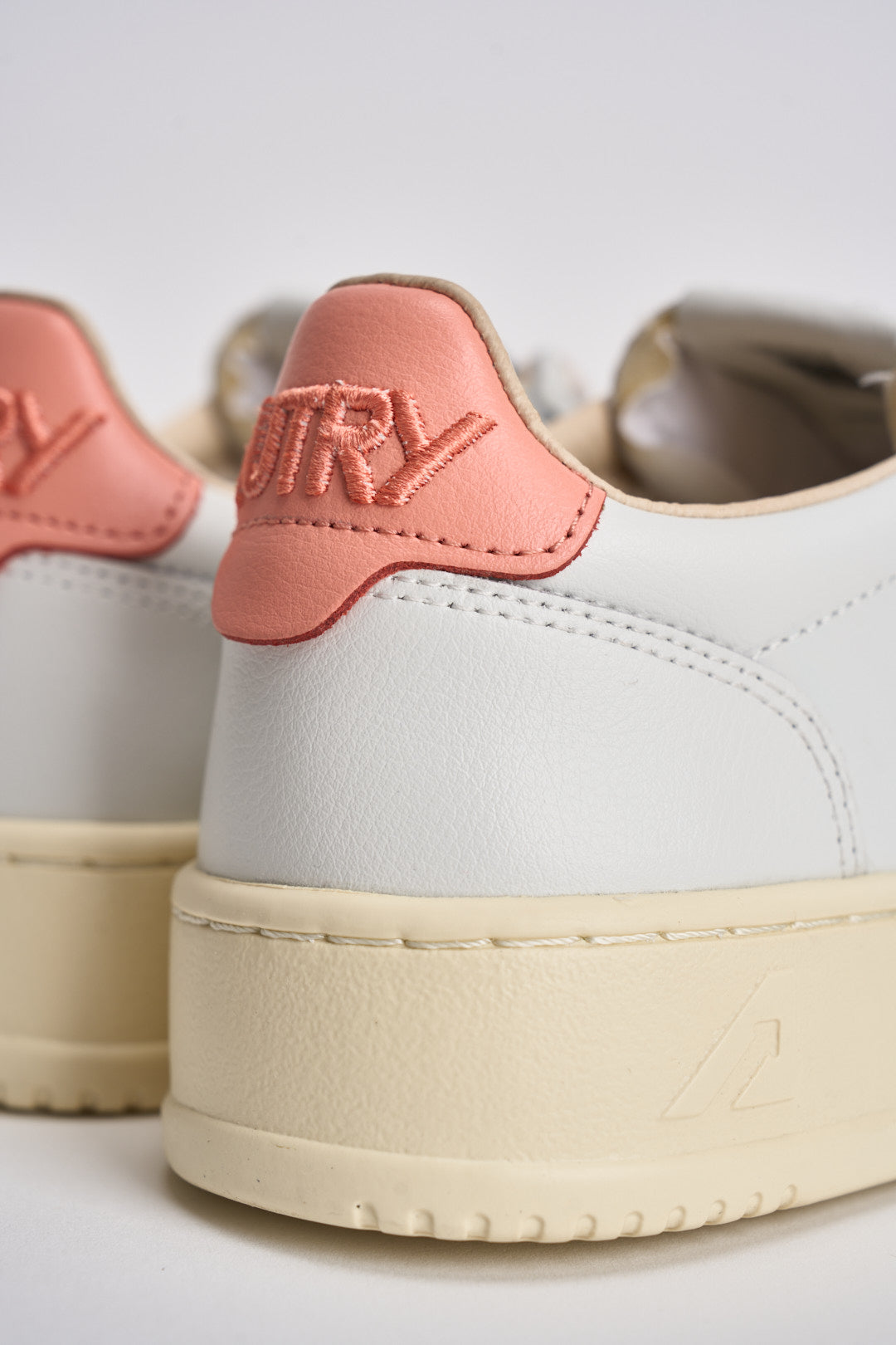 Sneakers Medalist Low donna AULW DL03 AUTRY 