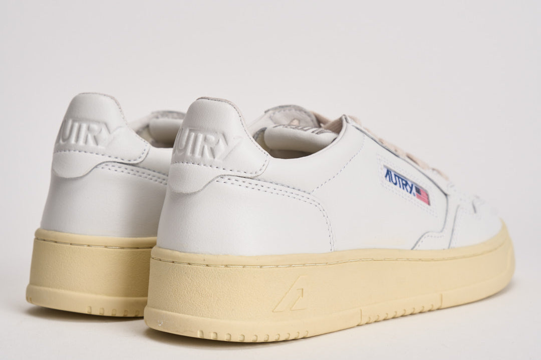 Sneakers donna Medalist low in pelle bianca AULW LL15 AUTRY 