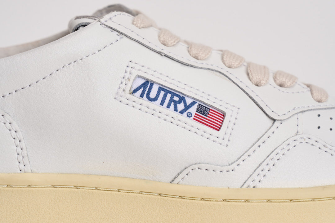 Sneakers donna Medalist low in pelle bianca AULW LL15 AUTRY 
