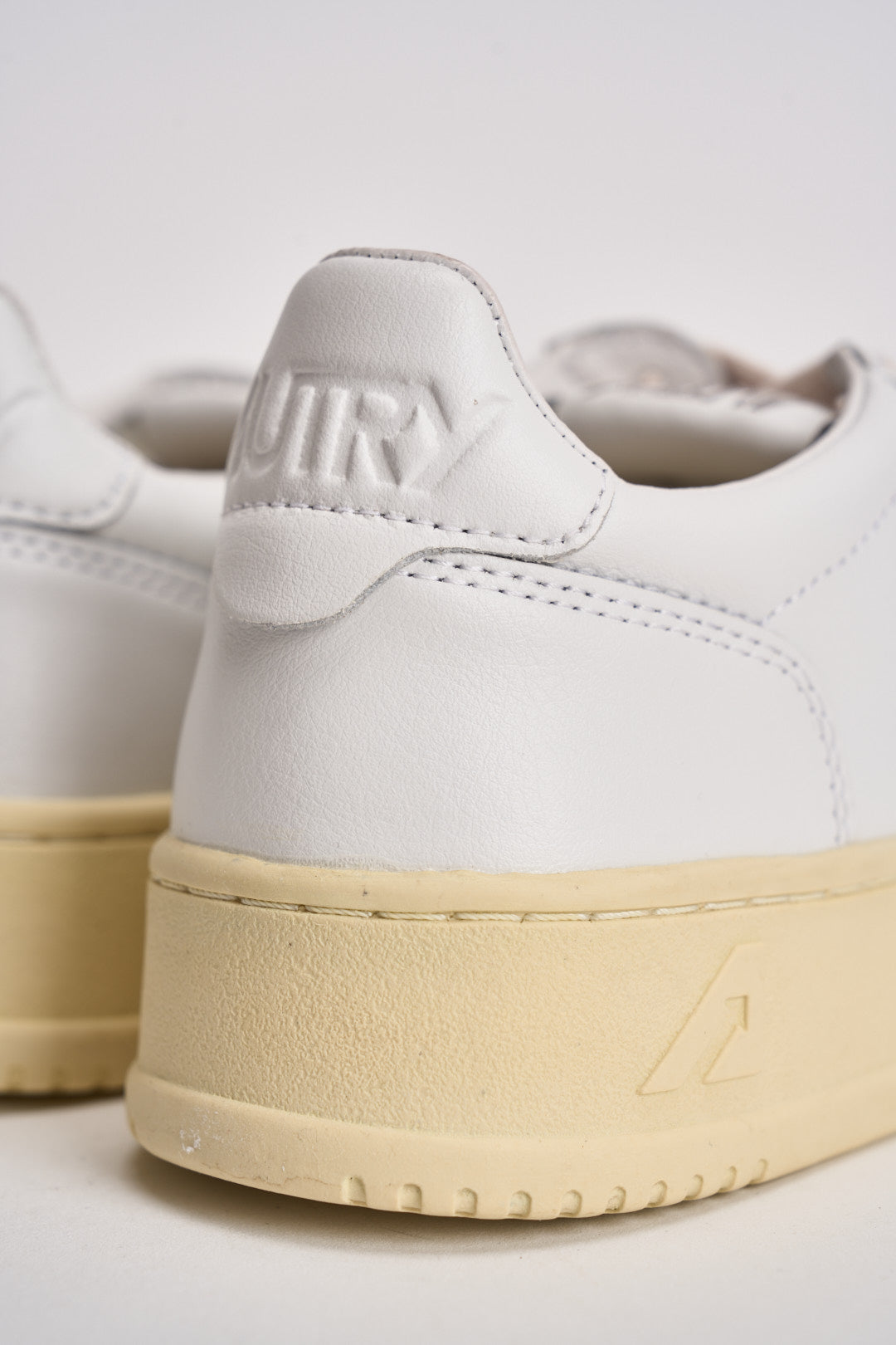Sneakers donna Medalist low in pelle bianca AULW LL15 AUTRY 