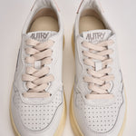 Sneakers Medalist Low donna bianca e rosa AULW LL16 AUTRY 