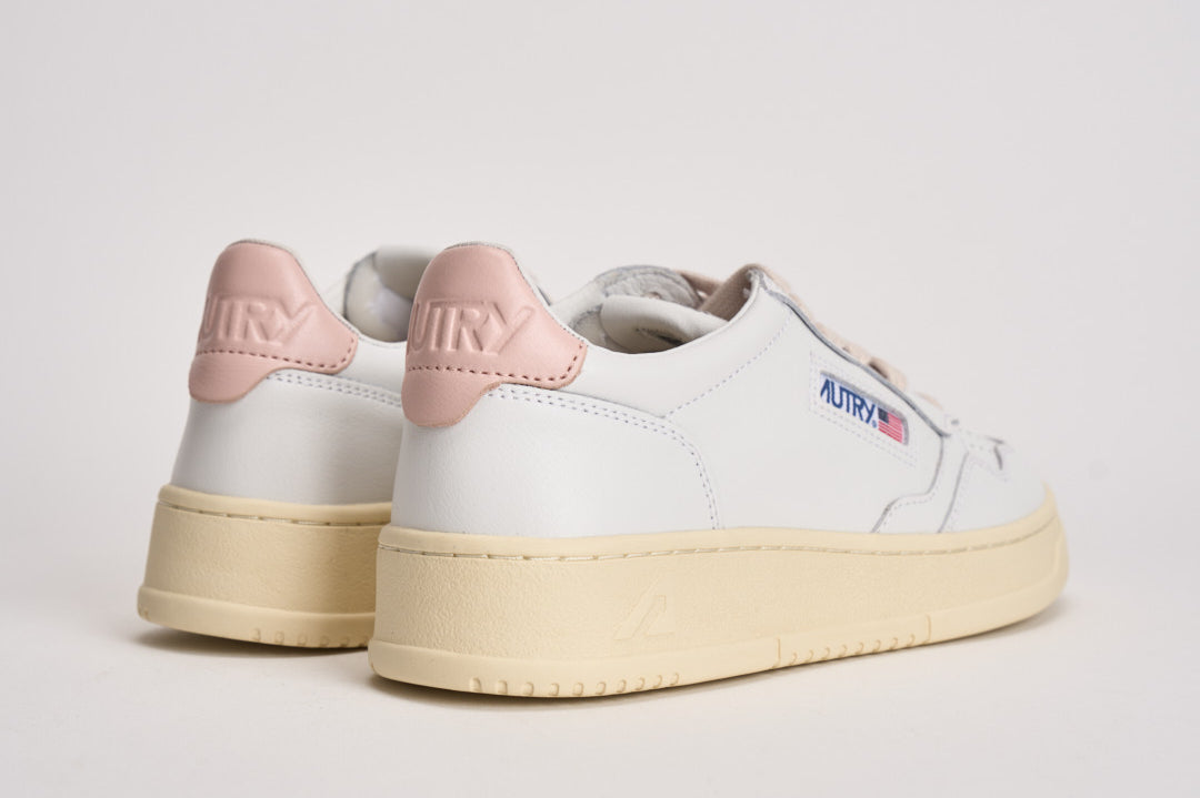 Sneakers Medalist Low donna bianca e rosa AULW LL16 AUTRY 