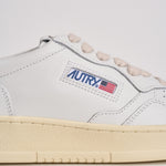 Sneakers Medalist Low donna bianca e rosa AULW LL16 AUTRY 