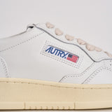 Sneakers Medalist Low donna bianca e rosa AULW LL16 AUTRY 
