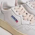 Sneakers Medalist Low donna bianca e rosa AULW LL16 AUTRY 