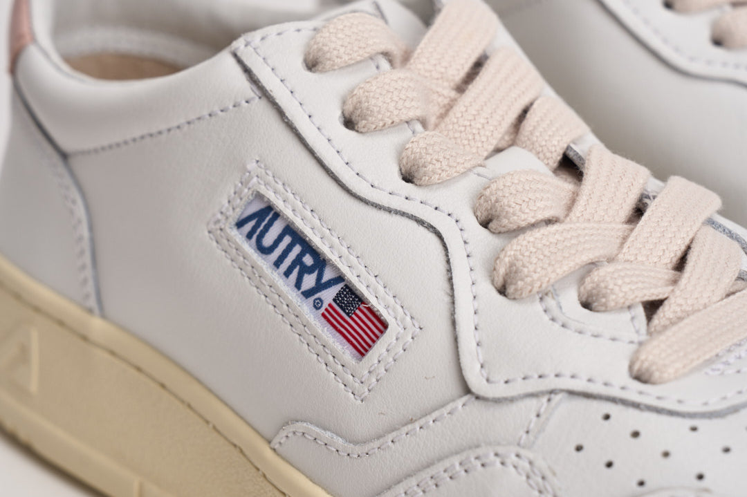 Sneakers Medalist Low donna bianca e rosa AULW LL16 AUTRY 
