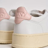 Sneakers Medalist Low donna bianca e rosa AULW LL16 AUTRY 