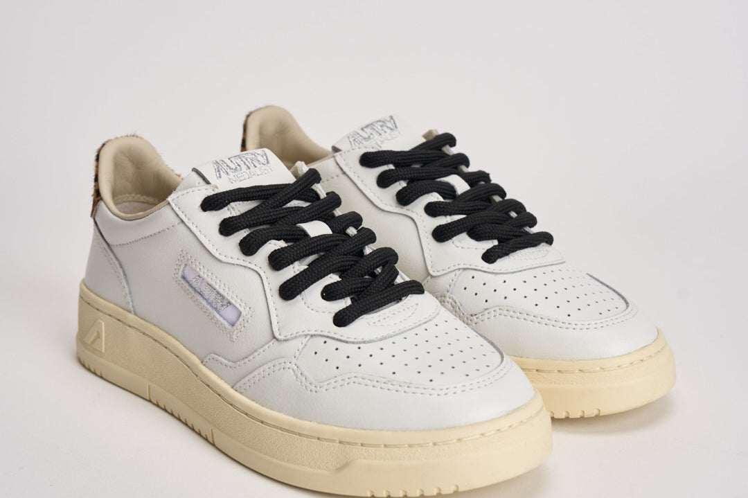 Sneakers donna Medalist Low bianca e cavallino leopardato AULW OC01 AUTRY 