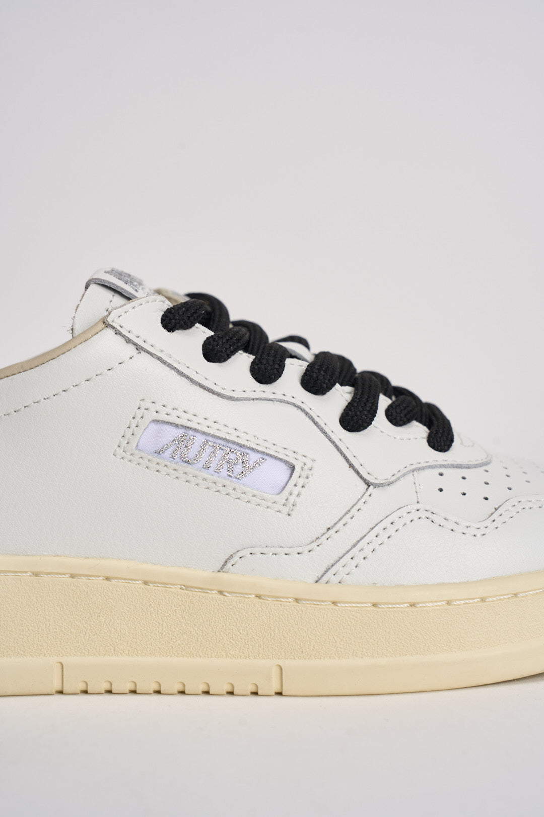 Sneakers donna Medalist Low bianca e cavallino leopardato AULW OC01 AUTRY 