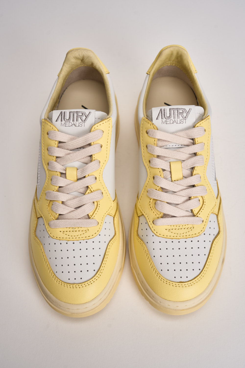 Sneakers donna Medalist gialla AULW WB63 AUTRY 