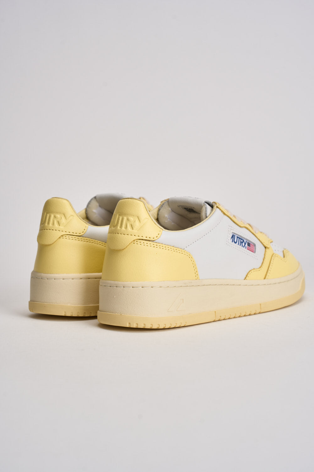 Sneakers donna Medalist gialla AULW WB63 AUTRY 