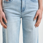 Jeans donna flare D-Akemi 1978 in denim chiaro A03624 0ADBJ01 DIESEL 