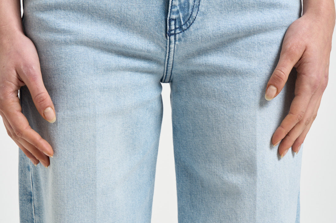 Jeans donna flare D-Akemi 1978 in denim chiaro A03624 0ADBJ01 DIESEL 