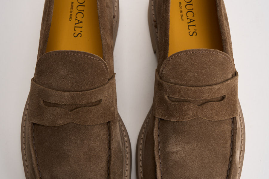 Mocassino uomo in suede tortora 2405 VISONEM08 DOUCAL'S 