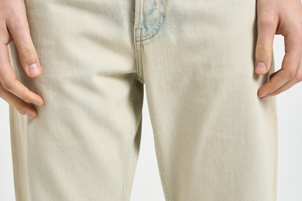 Jeans uomo gamba dritta in denim chiaro<BR/> GMP01636 P00234915929 GOLDEN GOOSE 