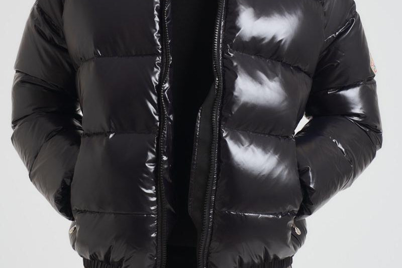 Piumino uomo in nylon lucido nero HUY015 0009 PYRENEX 